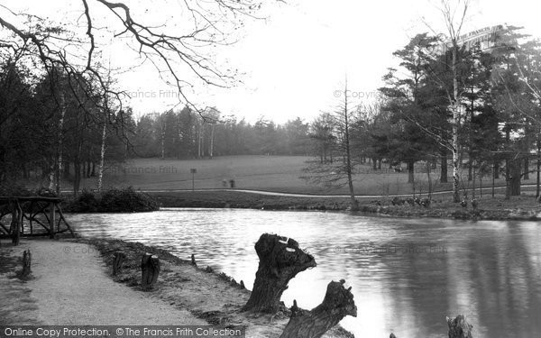 Photo of Hoddesdon, Barclay Park c.1950