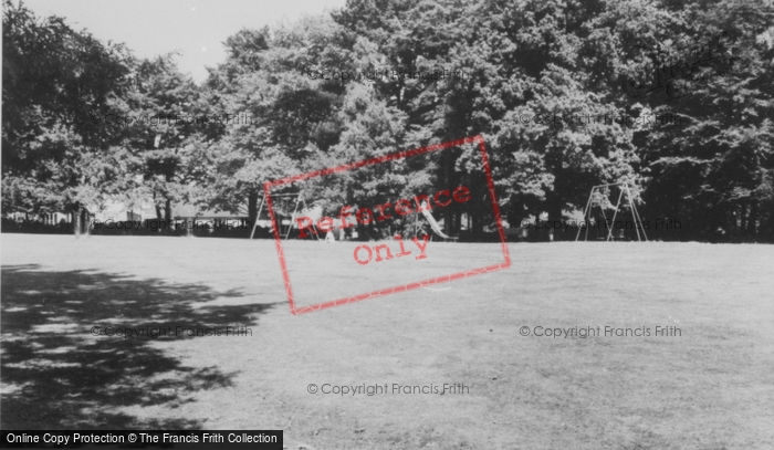Photo of Hoddesdon, Barclay Park c.1960