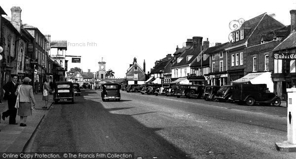 Photo of Hoddesdon, High Street c.1950