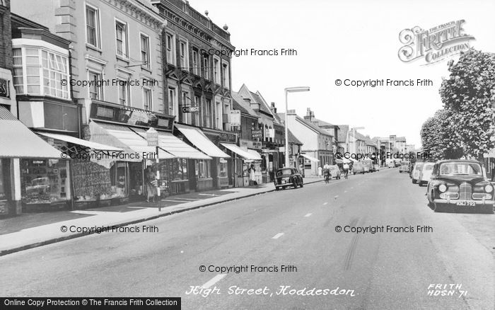 Photo of Hoddesdon, High Street c.1960