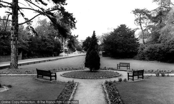Photo of Hoddesdon, Spinning Wheel Gardens c.1965