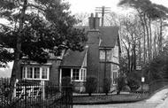 The Post Office c.1945, Holdenhurst