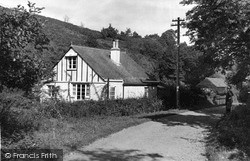 Garden Reach Cottage c.1960, Holford
