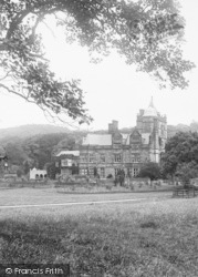 1914, Holker Hall