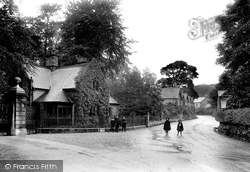 The Village 1912, Holker