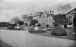 1922, Holkham Hall