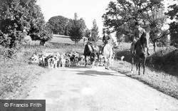 The Hunt c.1939, Holme Lacy