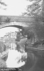 The Canal c.1955, Holme