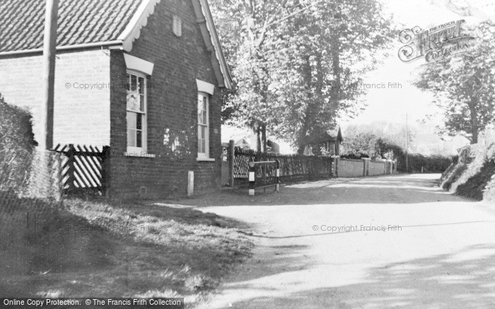 Photo of Holmpton, School Lane c.1955