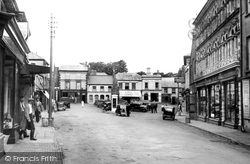 The Square 1949, Holsworthy