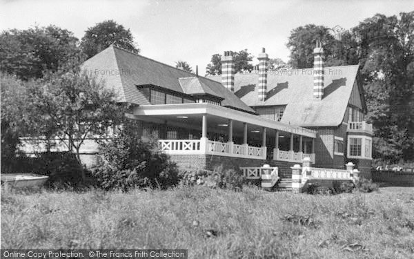 Photo of Holt Fleet, The Holt Fleet Hotel c.1955
