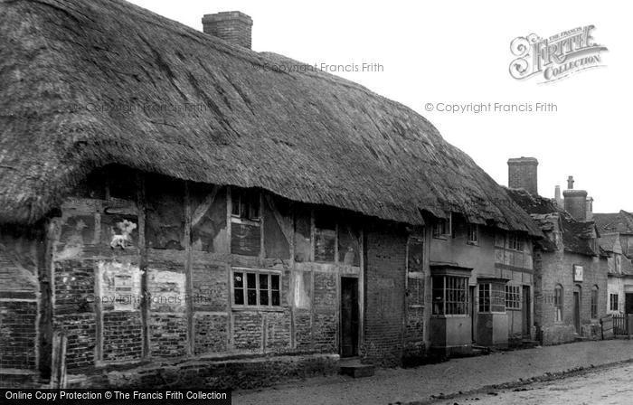 Photo of Holybourne, Old Cottage 1898