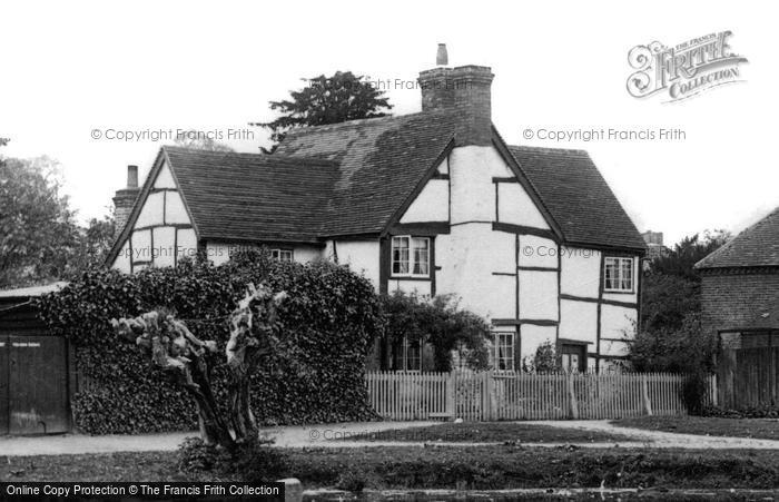 Photo of Holyport, House On The Green 1909