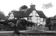House On The Green 1909, Holyport