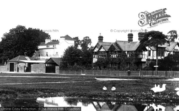 Photo of Holyport, The Green 1909