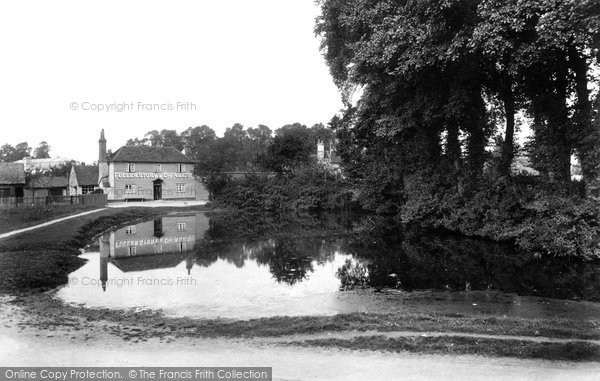 Photo of Holyport, Village Pond 1909