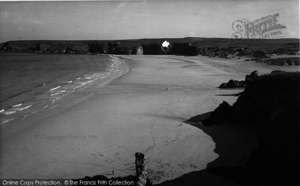 Photo of Holywell Bay, Pinnacle Rock c.1960