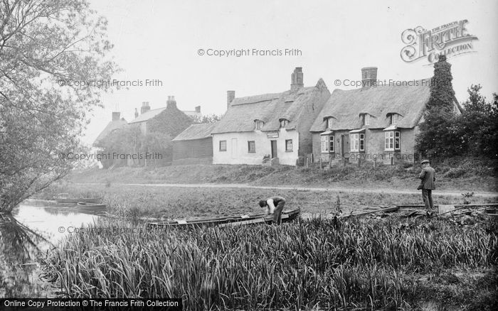 Photo of Holywell, The Village 1914