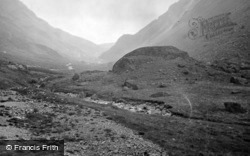Honister Pass c.1937, Honister Crag