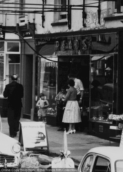 Photo of Honiton, High Street, Read's Shop c.1960