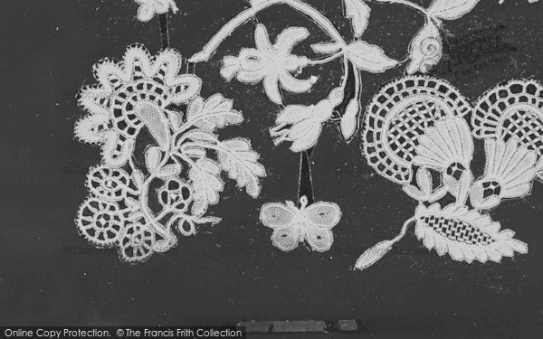 Photo of Honiton, Lace 1913
