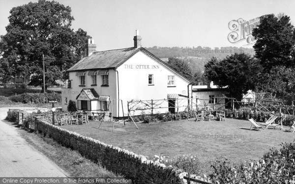 Photo of Honiton, The Otter Inn, Weston c1960