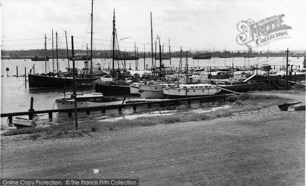Photo of Hoo, River Scene c.1960