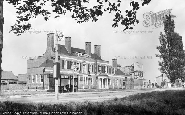 Photo of Hook, The Southborough Arms c.1955