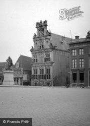 Rode Steen, Westfries Museum And Jan Pieter Zoon Coen Statue 1938, Hoorn