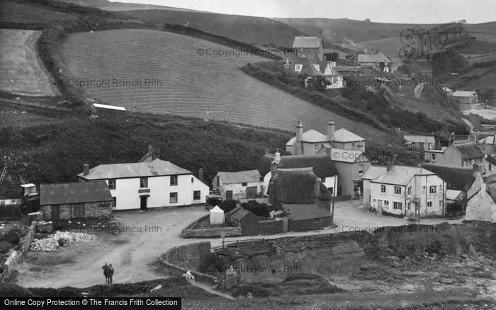 Photo of Hope Cove, Village Inn 1922