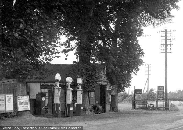 Photo of Hope Under Dinmore, Markhams Filling Station c.1955