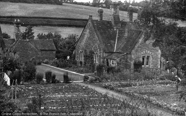 Photo of Hope Under Dinmore, The Garden, Arkwright's Almshouses c.1960