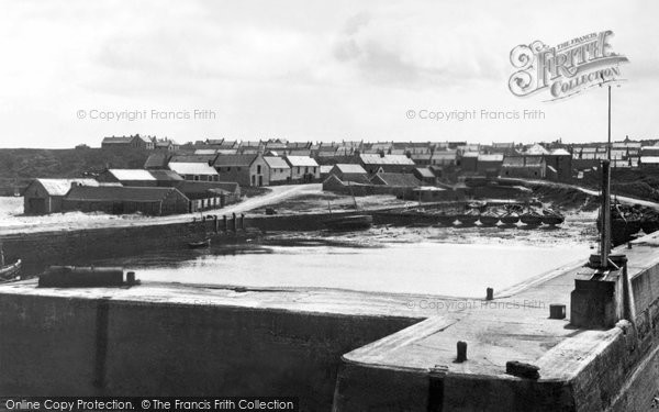 Photo of Hopeman, The Harbour c.1910