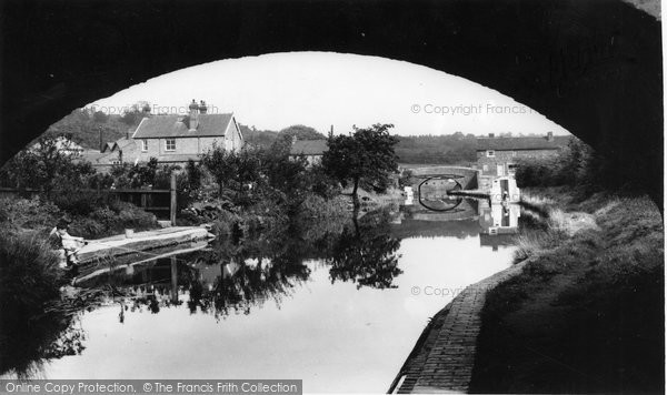 Photo of Hopwas, the Canal from Dixons Bridge c1965