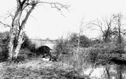 On The Mole 1906, Horley