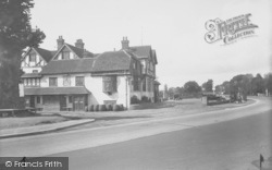 The Chequers Hotel 1933, Horley