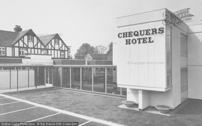 Photo of Horley, The Chequers Hotel c.1965
