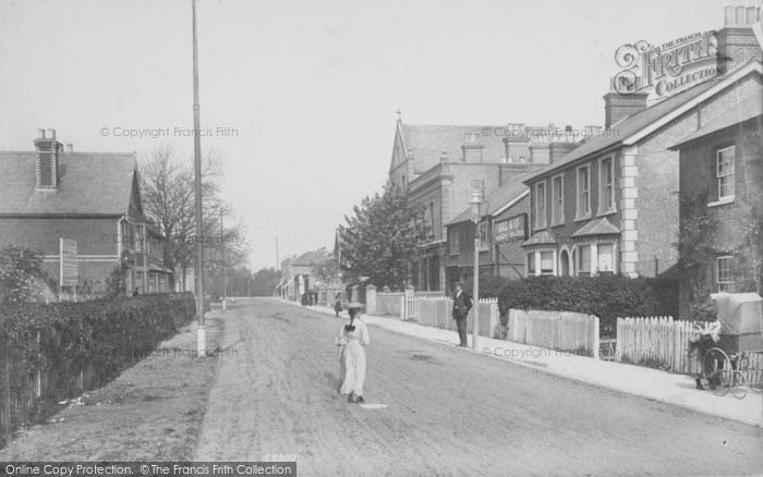 Photo of Horley, Victoria Road 1905