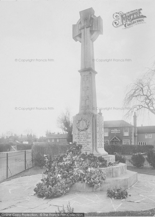 Photo of Horley, War Memorial 1928