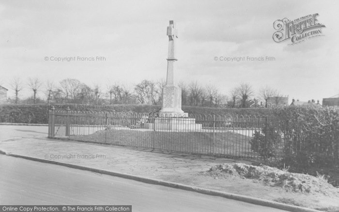 Photo of Horley, War Memorial 1928
