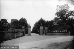 Grey Towers Entrance 1908, Hornchurch