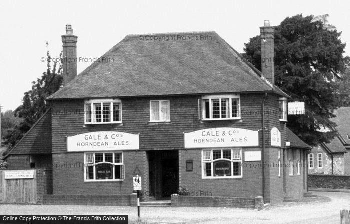 Photo of Horndean, The Brewers Arms c.1960
