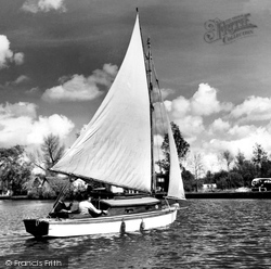 Sailing c.1965, Horning