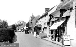 The Village 1934, Horning