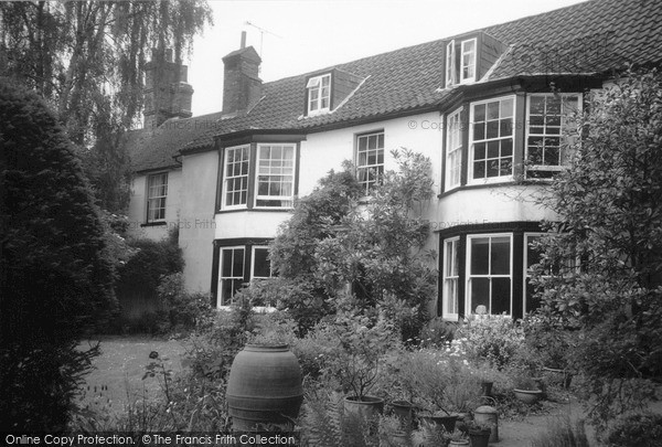 Photo of Horsham, Arun House 2004