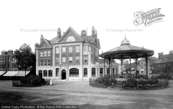 Photo of Horsham, Carfax And Bank 1899