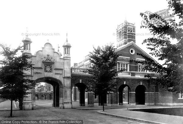 Photo of Horsham, Christ's Hospital, Entrance To Quad And Dining Hall 1902