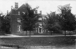 Christ's Hospital, Peele Block 1902, Horsham