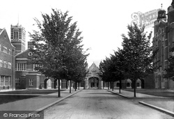 Horsham, Christ's Hospital, the Avenue 1907