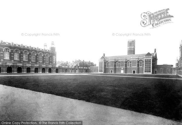 Photo of Horsham, Christ's Hospital, The Quad 1902